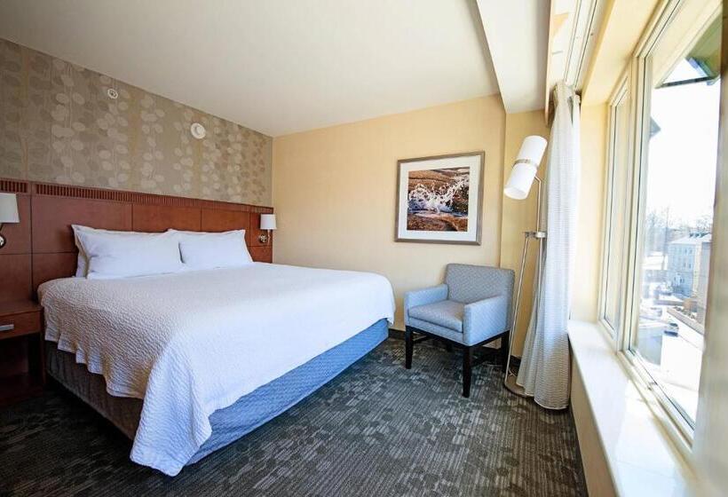 Suite Vista Cidade, Courtyard By Marriott Halifax Downtown