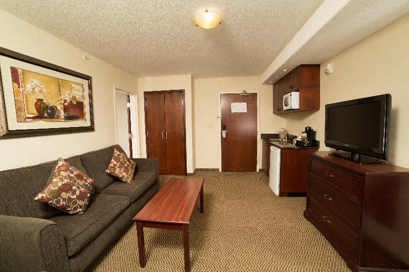 سوئیت با تخت بزرگ, Holiday Inn & Suites Lloydminster, An Ihg