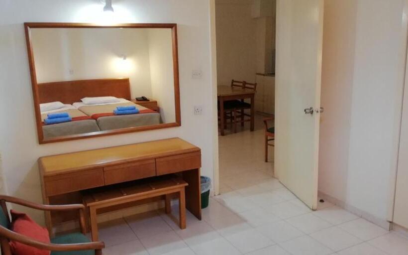 آپارتمان خانوادگی, Mandalena Hotel Apartments