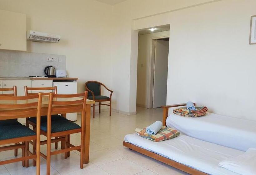 آپارتمان خانوادگی, Mandalena Hotel Apartments