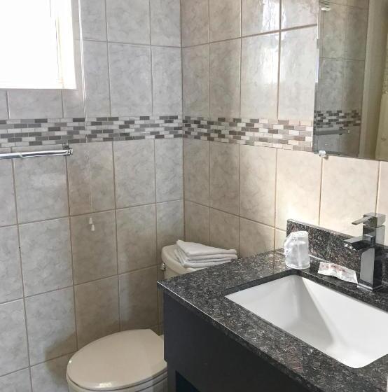 اتاق استاندارد با 2 تخت دوبل, Skyview Manor Motel