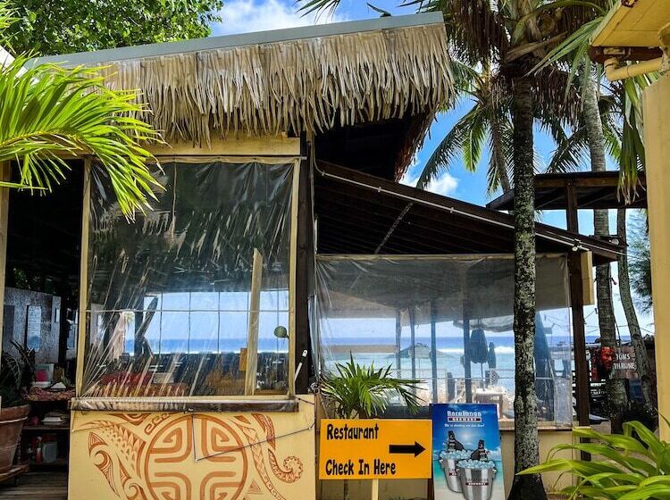 استودیوی استاندارد با چشم‌انداز دریا, Castaway Resort