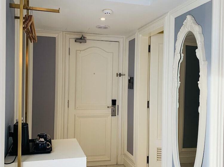 اتاق لوکس, Grand Eska Hotel & Suites Batam