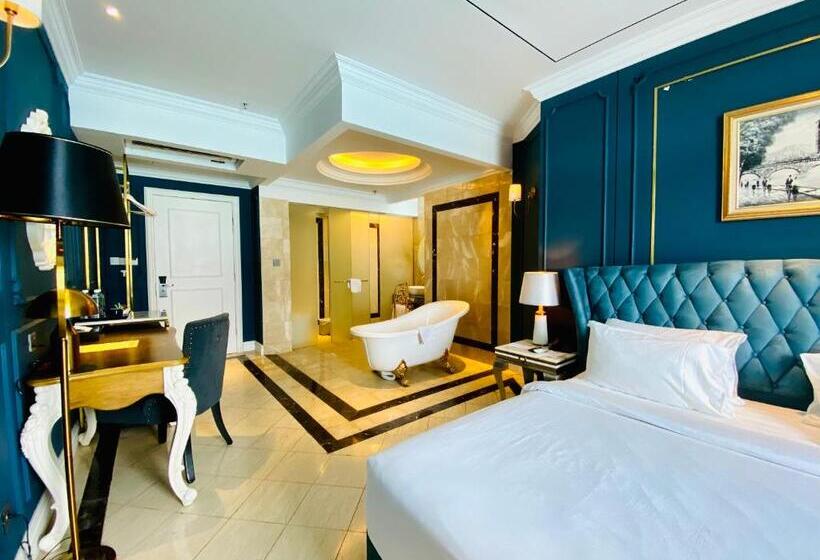 سوئیت با بالکن, Grand Eska Hotel & Suites Batam