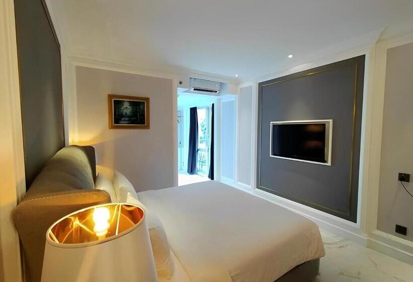 اتاق لوکس با بالکن, Grand Eska Hotel & Suites Batam
