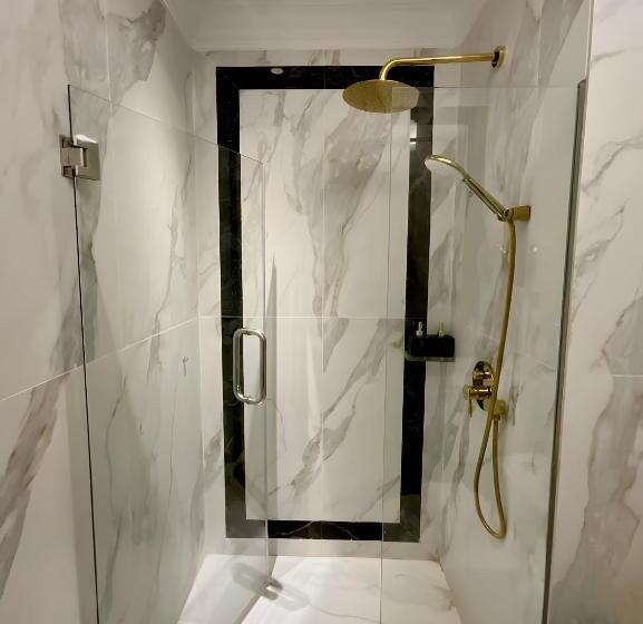 سوییت, Grand Eska Hotel & Suites Batam