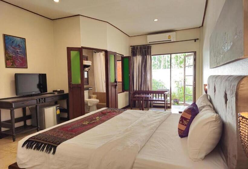 Superior Room, Baan Panwa Resort