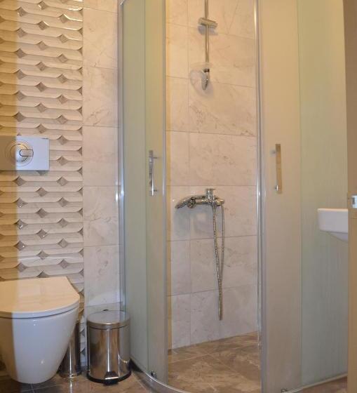 اتاق اکونومی, Grand Milano