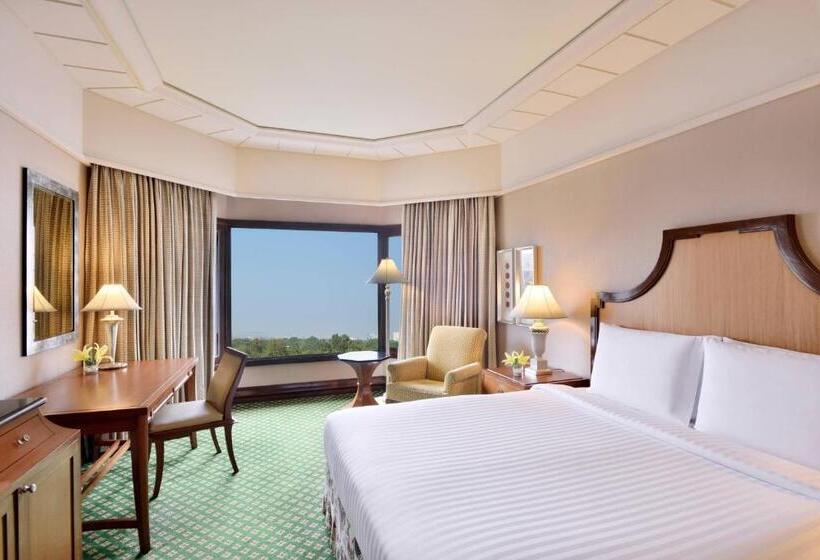 اتاق اجرایی با تخت بزرگ, Hyderabad Marriott  & Convention Centre