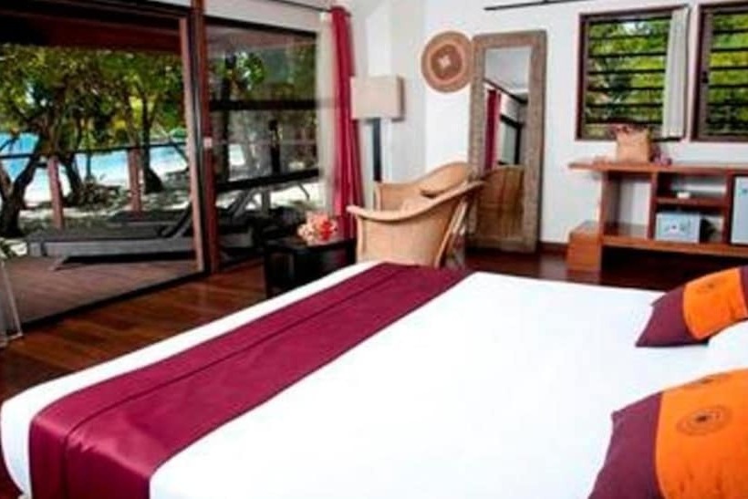 بنگله خانوادگی, Oure Lodge Beach Resort