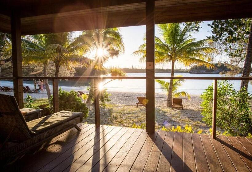 بانگلوی استاندارد, Oure Lodge Beach Resort