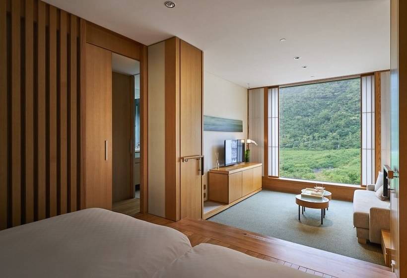 Suite, Royal Chiao Hsi