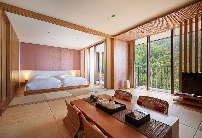 Suite, Royal Chiao Hsi