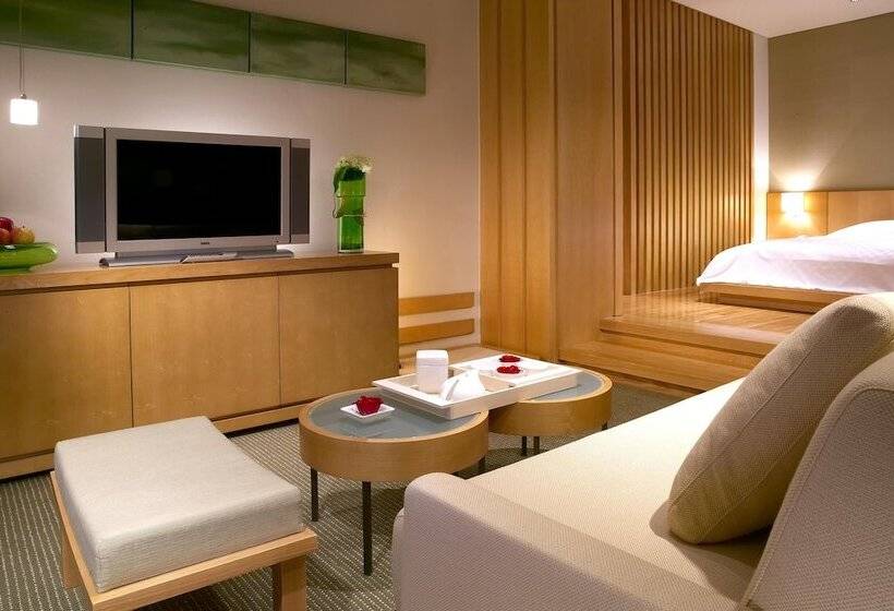 Suite, Royal Chiao Hsi