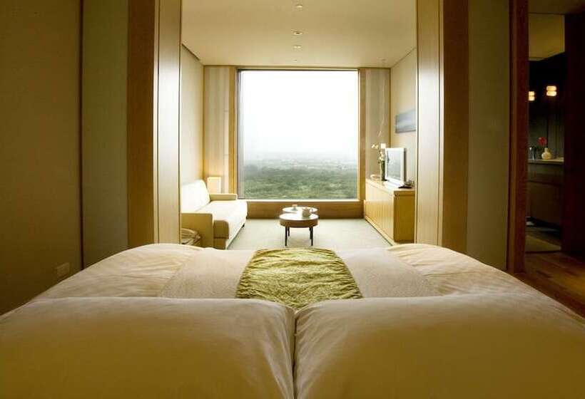 Suite, Royal Chiao Hsi