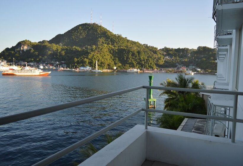 اتاق لوکس با بالکن, Swiss Belhotel Papua
