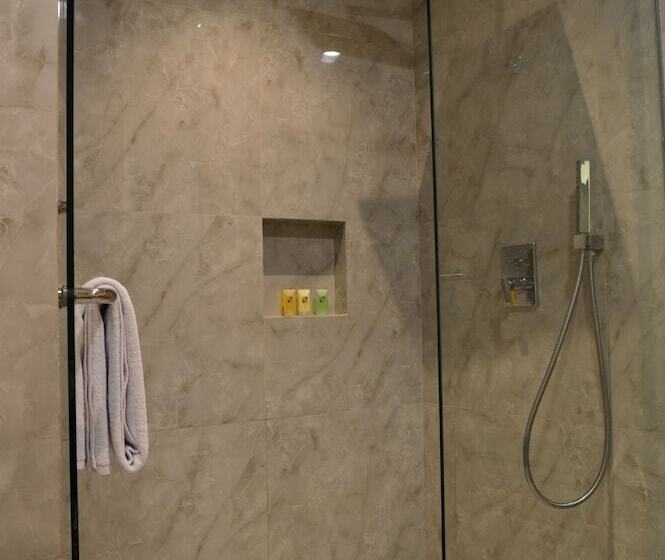 اتاق سوپریور, Swiss Belhotel Papua