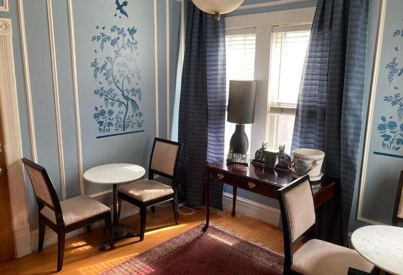 اتاق استاندارد با سرویس بهداشتی مشترک, The Villa Toscana