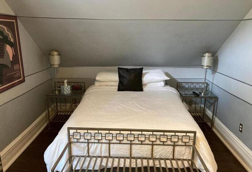 اتاق استاندارد با سرویس بهداشتی مشترک, The Villa Toscana
