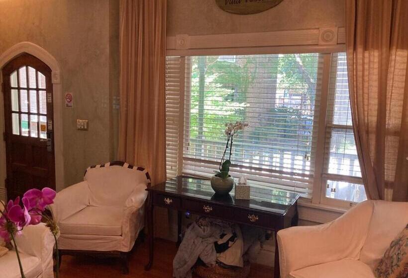 اتاق استاندارد سه تخته با سرویس بهداشتی مشترک, The Villa Toscana