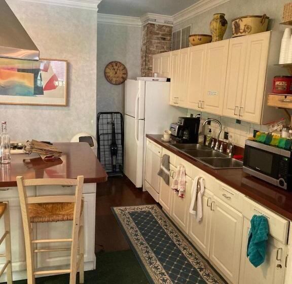 اتاق استاندارد سه تخته با سرویس بهداشتی مشترک, The Villa Toscana