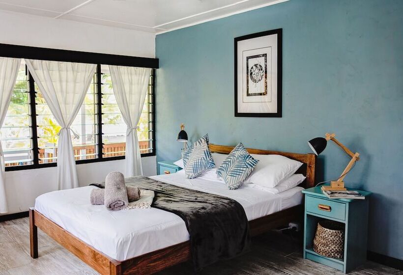 اتاق استاندارد با چشم‌انداز دریا, Turtle Bay Lodge