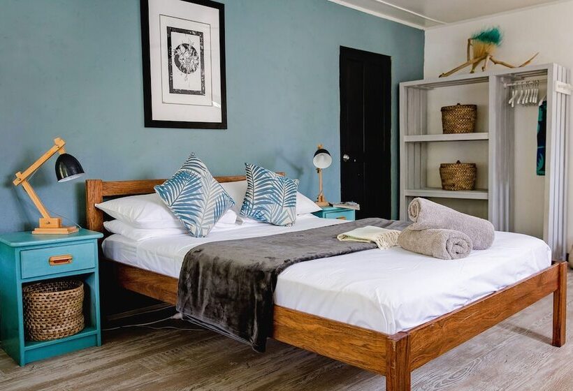 اتاق استاندارد با چشم‌انداز دریا, Turtle Bay Lodge