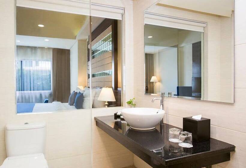 ویلای لوکس 1 خوابه, Swiss Belhotel Silae Palu