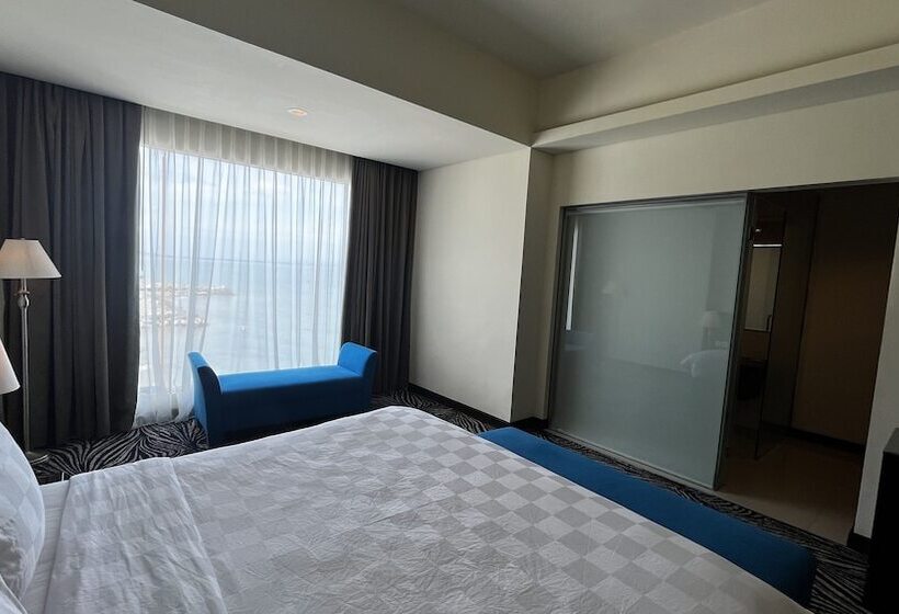 اتاق لوکس, Swiss Belhotel Silae Palu