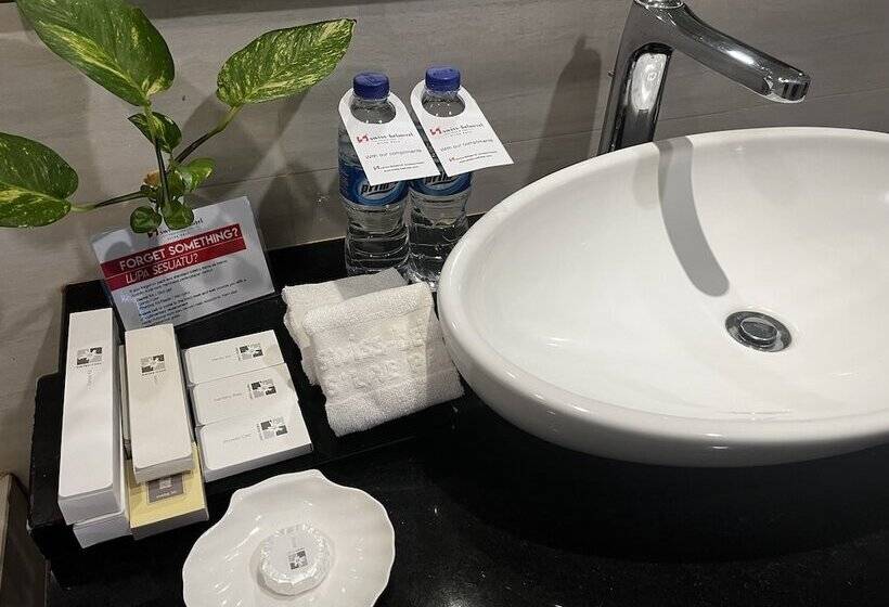 اتاق لوکس, Swiss Belhotel Silae Palu