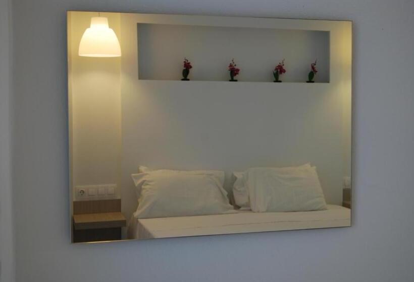 اتاق کلاسیک, Artemis Studios