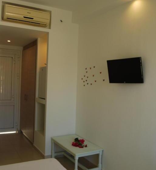 اتاق کلاسیک, Artemis Studios