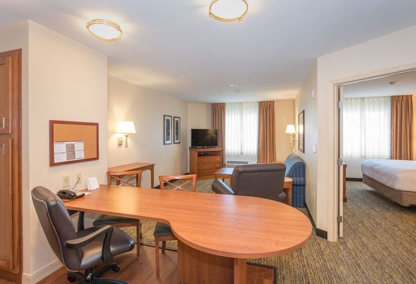 Suite Adapted for people with reduced mobility, Candlewood Suites Mobiledowntown