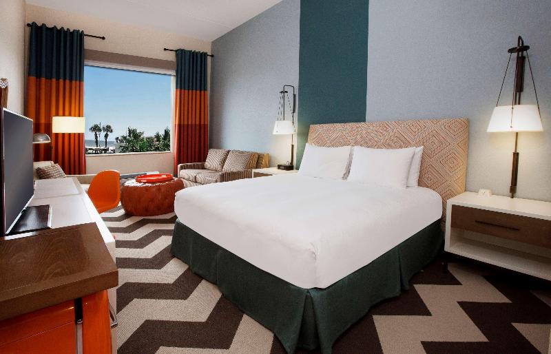 اتاق استاندارد با تخت بزرگ, Doubletree By Hilton Hotel Galveston Beach