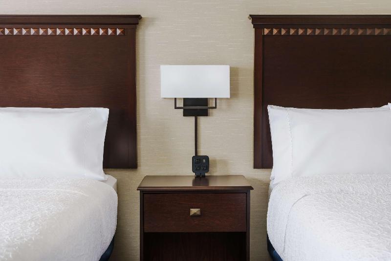 اتاق استاندارد برای معلولان, Hampton Inn & Suites West Sacramento