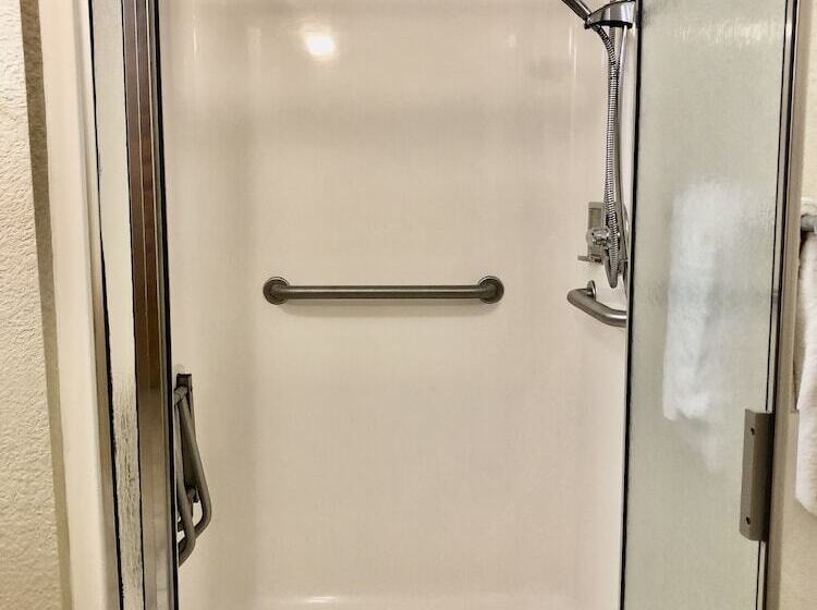 اتاق استاندارد برای معلولان, Hawthorn Extended Stay By Wyndham Rome