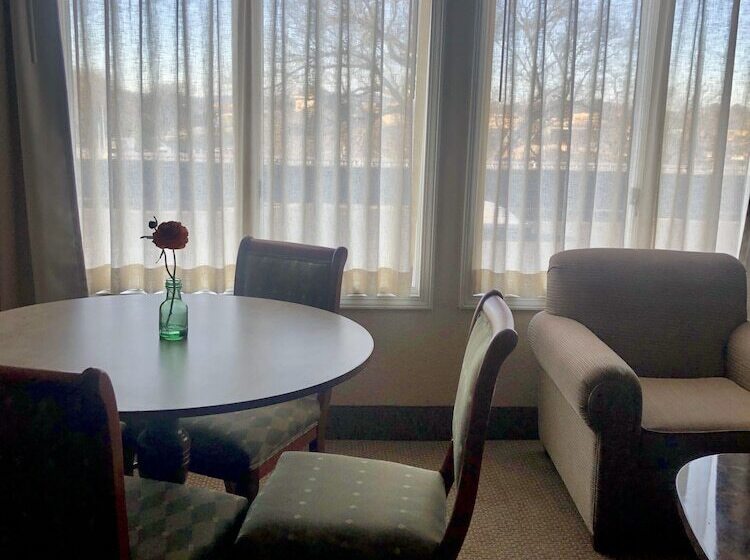 سوییت, Hawthorn Extended Stay By Wyndham Rome