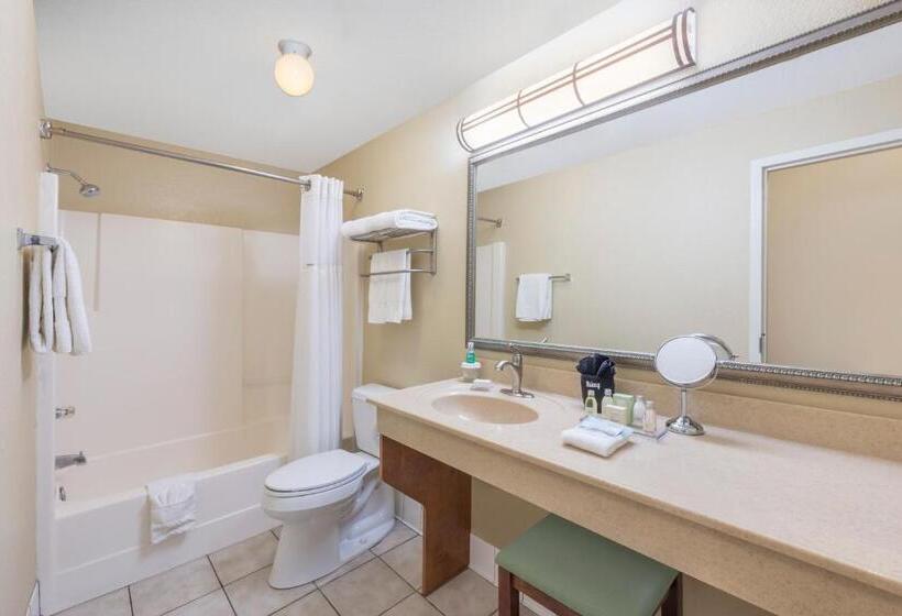 سوییت لوکس, Hawthorn Extended Stay By Wyndham Rome