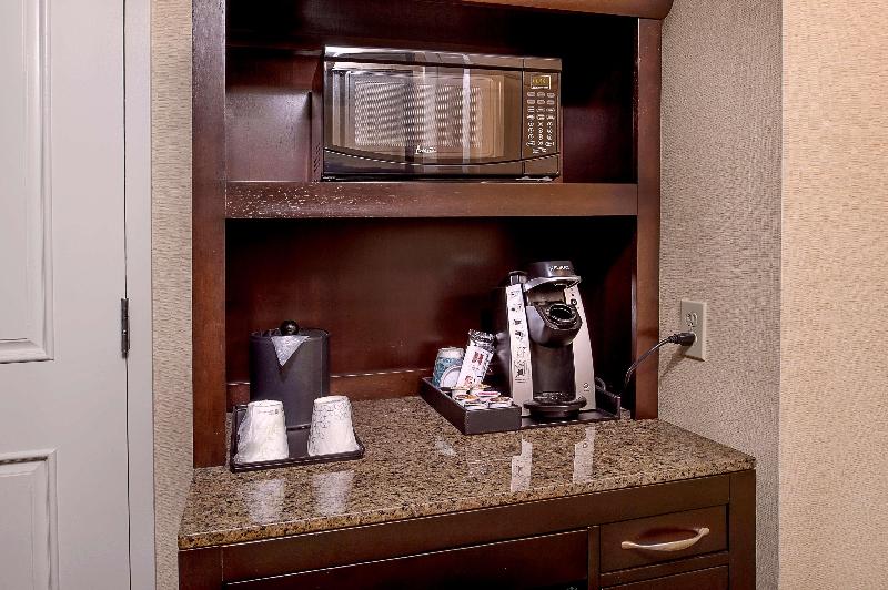 اتاق لوکس با تخت بزرگ, Hilton Garden Inn St. Louis Airport