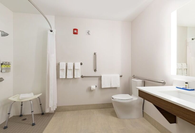 سوئیت برای معلولان, Holiday Inn Express Hotel & Suites Mount Pleasant   Charleston, An Ihg