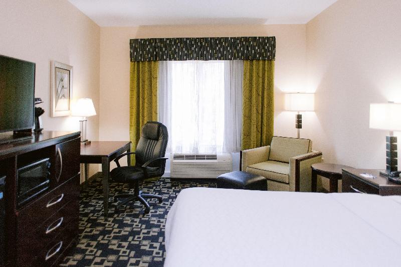 اتاق استاندارد با تخت بزرگ, Holiday Inn Express  & Suites Raleigh Sw  At Nc State