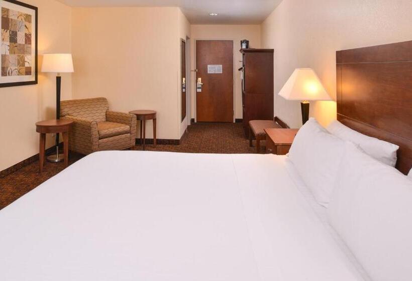 Люкс 2 Спальни, Holiday Inn Express Morgantown, An Ihg