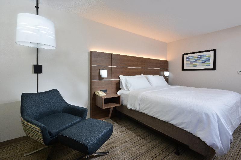 اتاق استاندارد با تخت بزرگ, Holiday Inn Express Raleigh Durham Airport, An Ihg