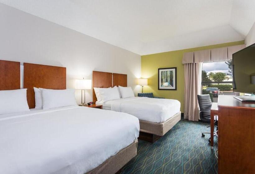 غرفة قياسية لذوى الاحتياجات الخاصة, Holiday Inn Express & Suites Wilmington University Center, An Ihg