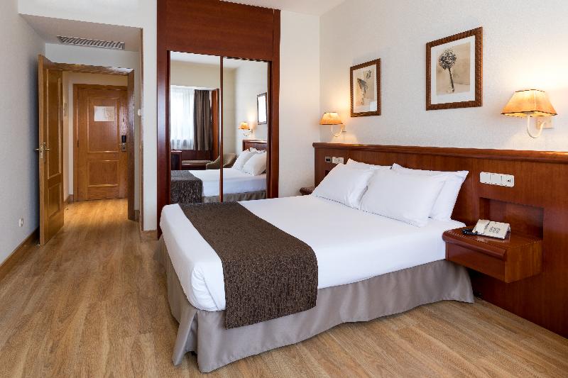 اتاق اجرایی با تخت بزرگ, Holiday Inn Express & Suites Wilmington University Center, An Ihg