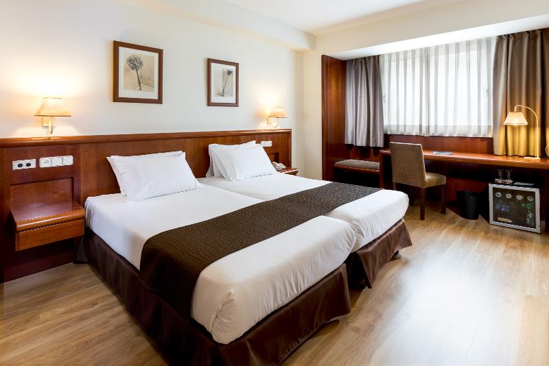 اتاق اجرایی با تخت بزرگ, Holiday Inn Express & Suites Wilmington University Center, An Ihg