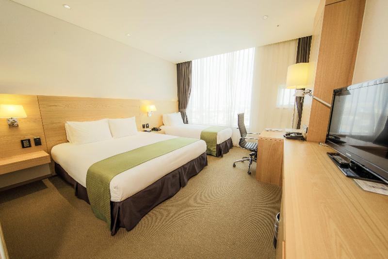 اتاق استاندارد با تخت بزرگ برای معلولان, Holiday Inn Gwangju