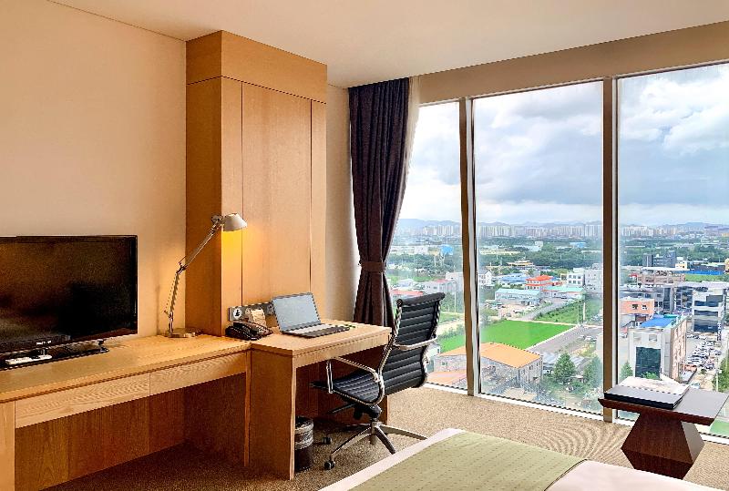 اتاق استاندارد با تخت بزرگ برای معلولان, Holiday Inn Gwangju