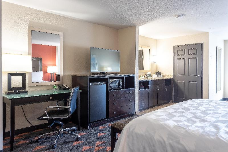 سوئیت با تخت بزرگ, Holiday Inn Oceanside Marina Camp Pendleton, An Ihg