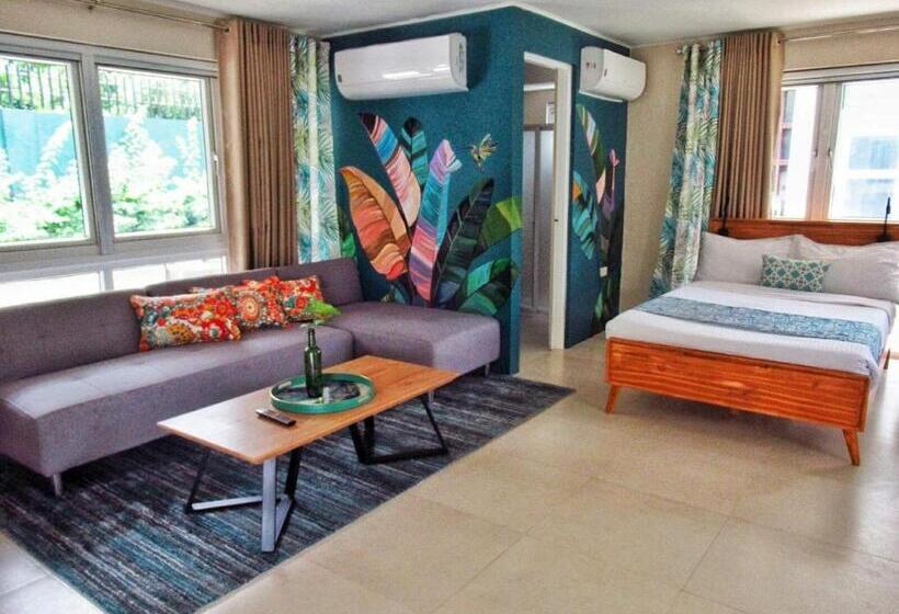 Family Room, Kimberly Tagaytay